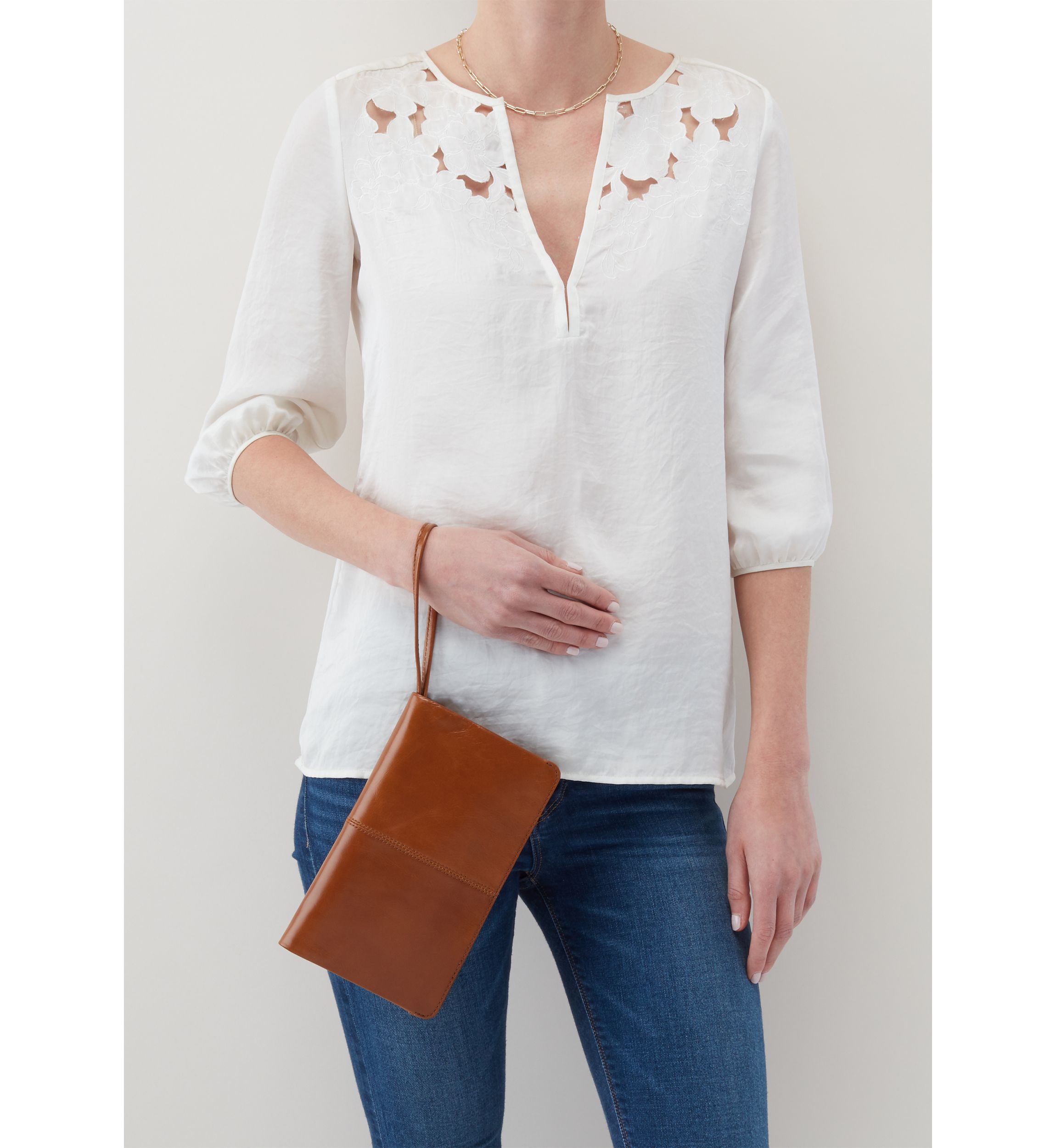 Evolve Wristlet