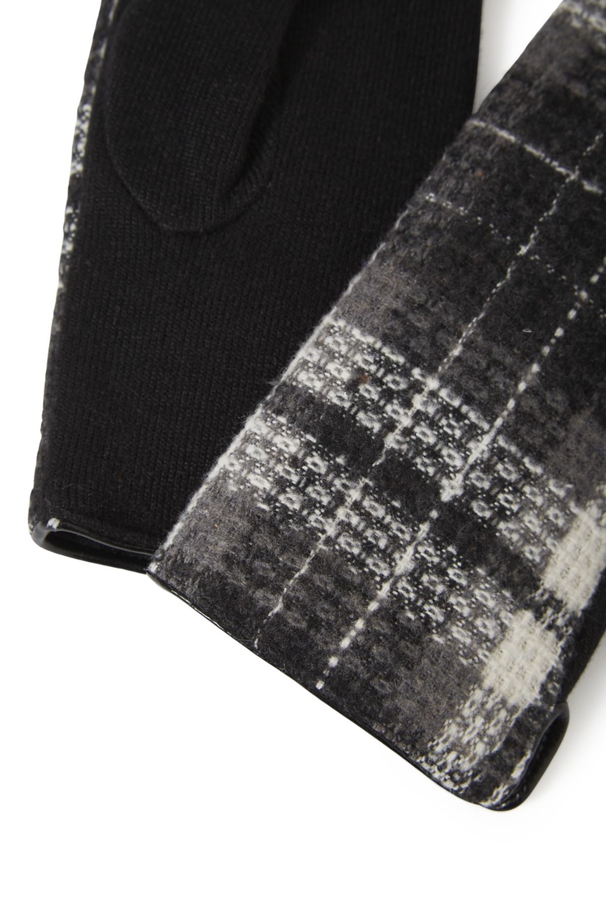 Large Scale Plaid Gloves