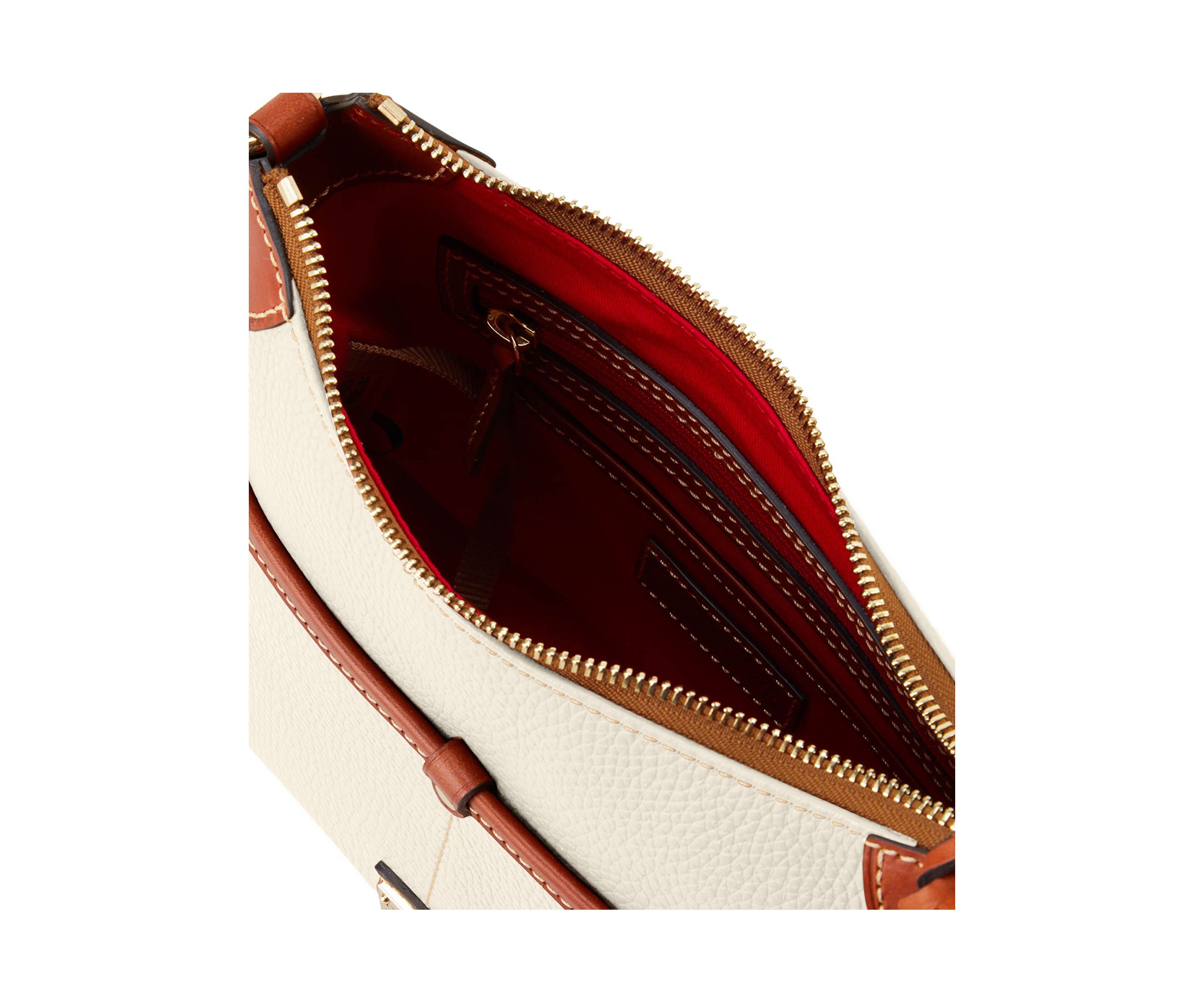 Pebble Grain Crossbody 25