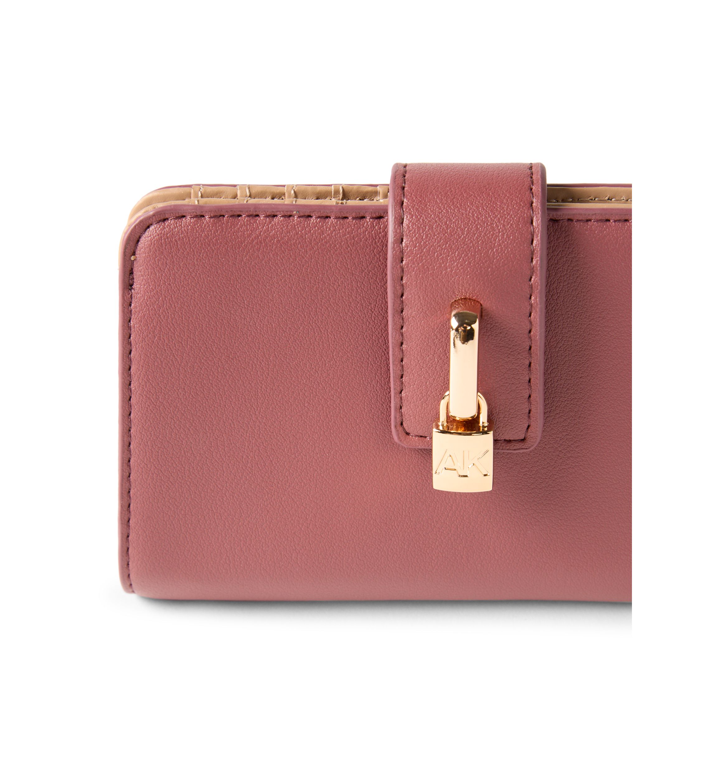 Medium Flap Wallet