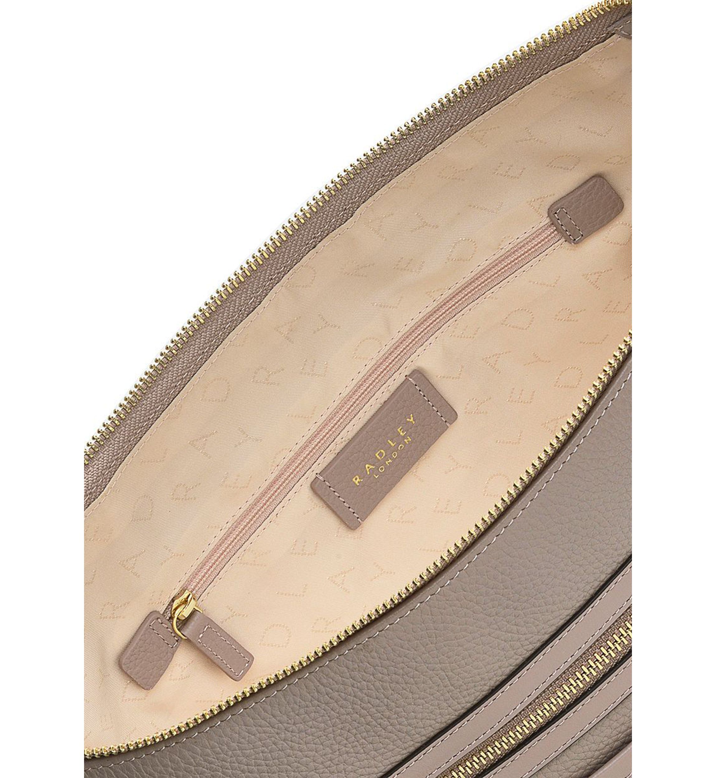 Pickering Lane - Medium Zip Top Shoulder