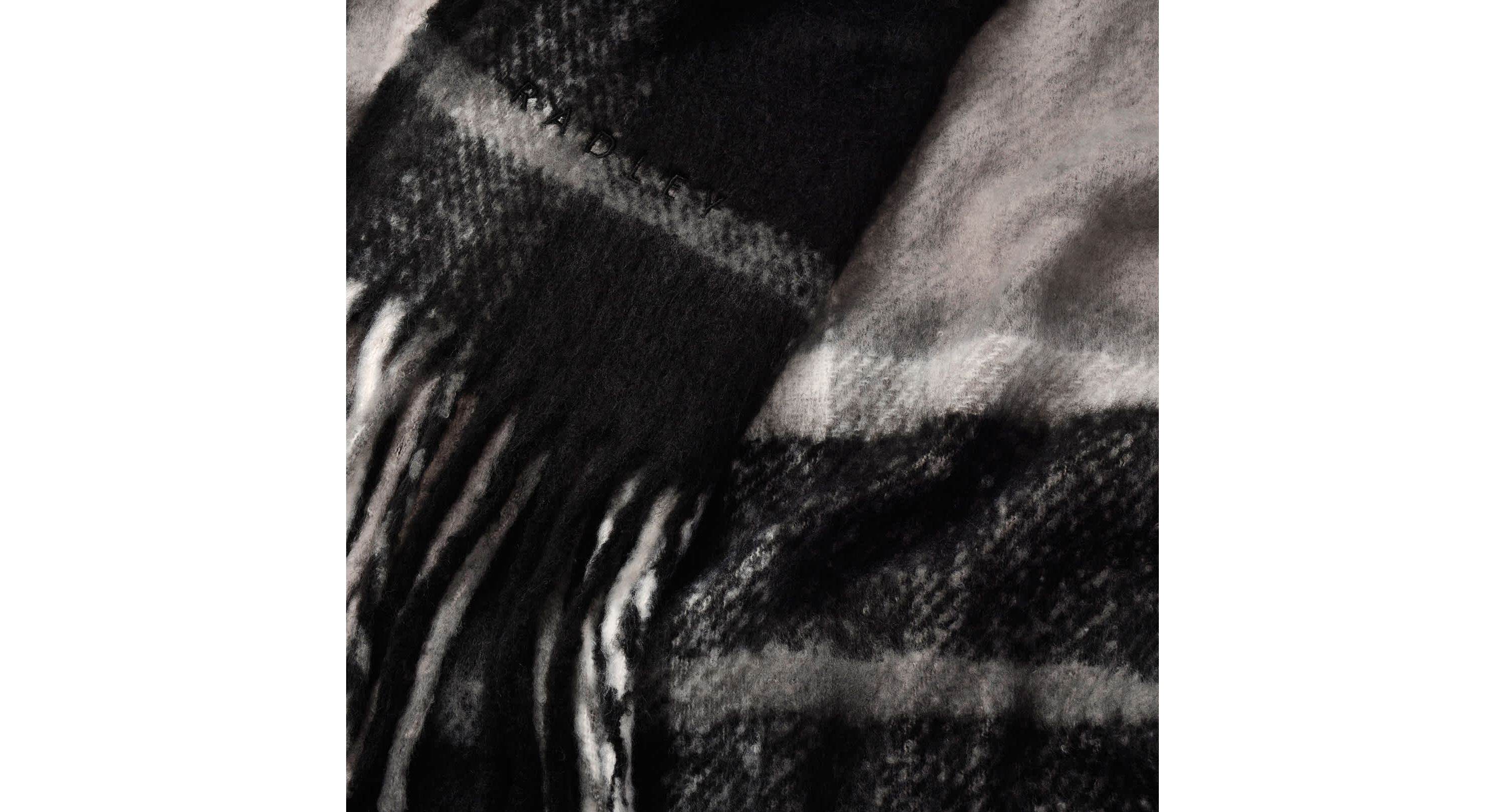 Fluffy Check - Scarf