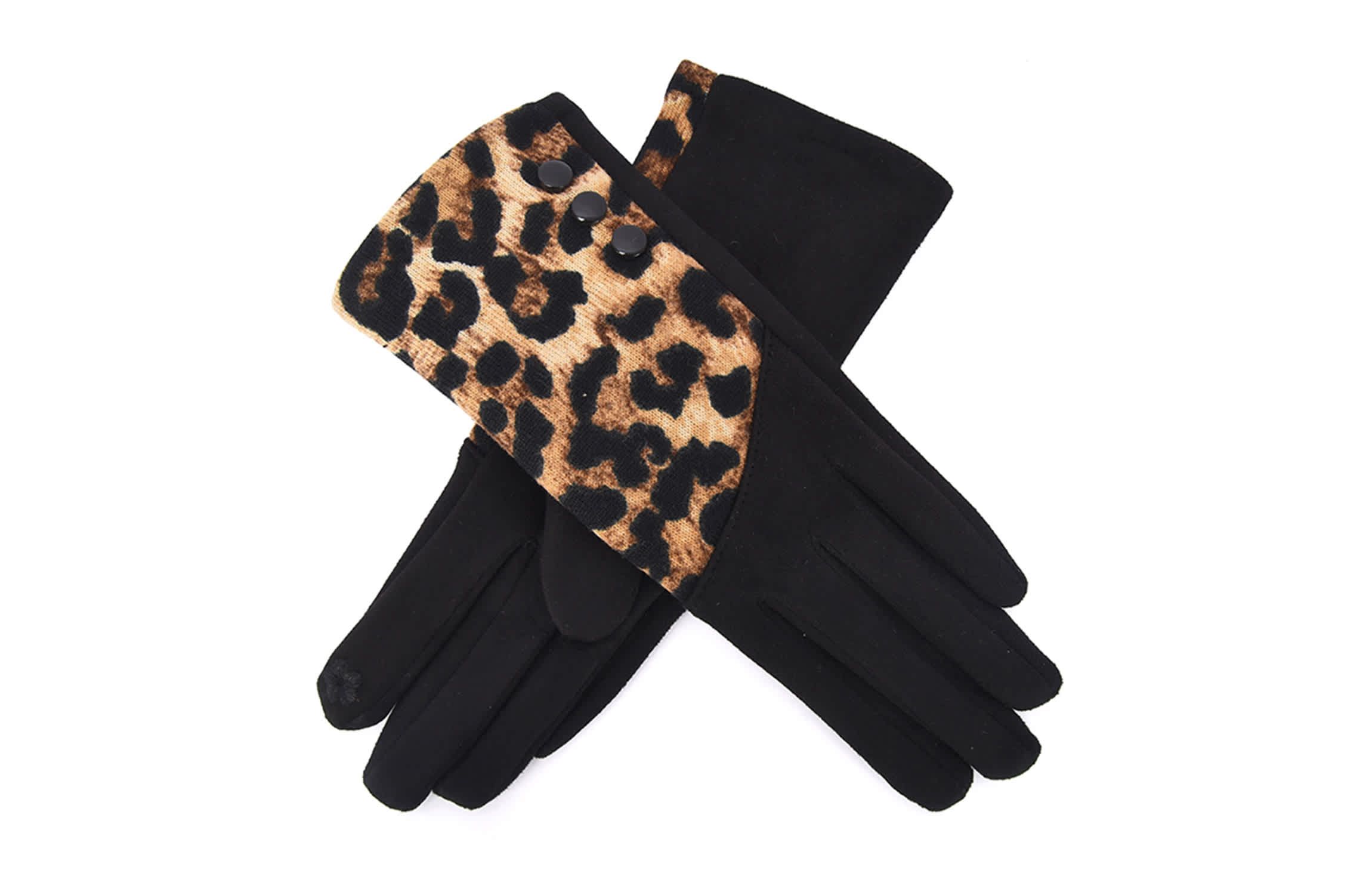 Warm Winter Gloves Featuring Leopard Print
