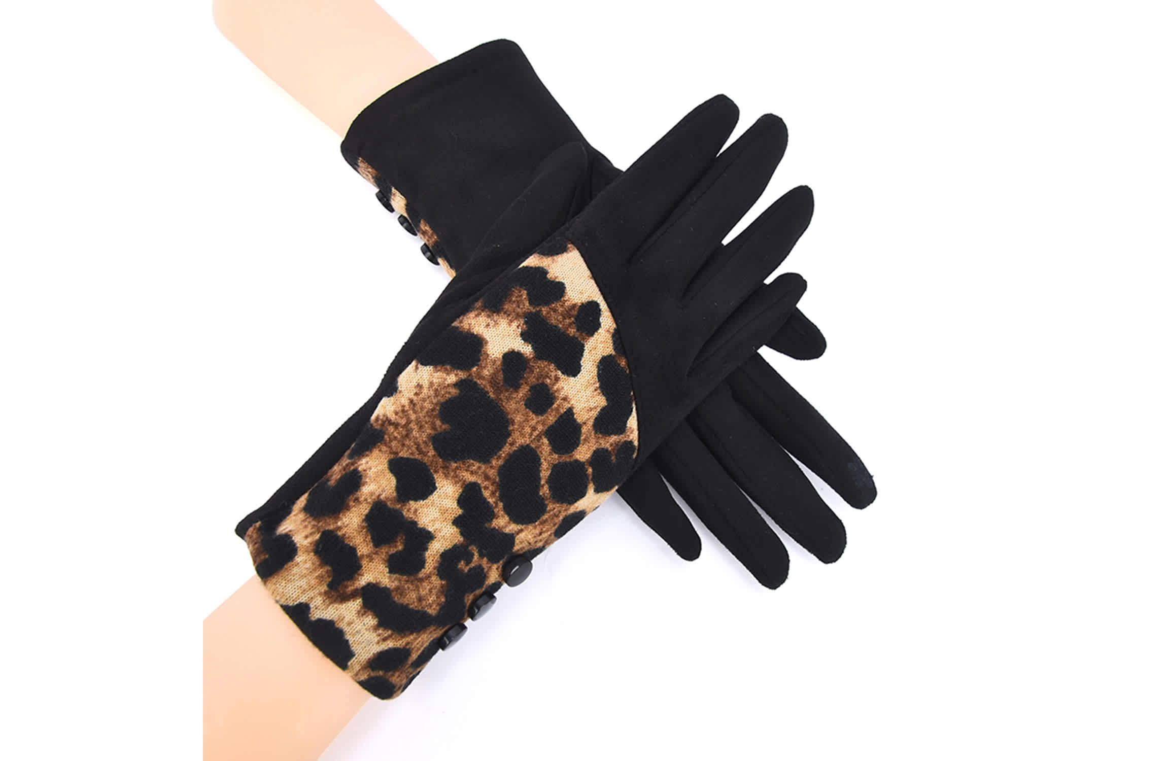 Warm Winter Gloves Featuring Leopard Print