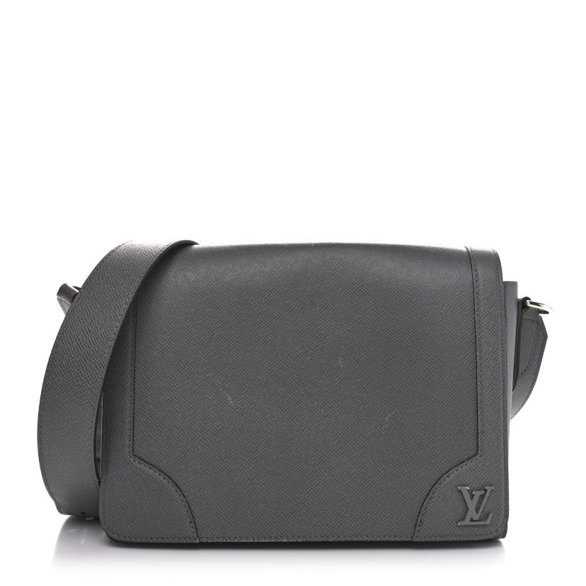 Louis Vuitton Taiga New Flap Messenger Gris -FINAL SALE NO RETURNS