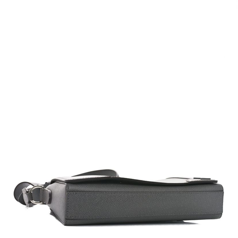 Louis Vuitton Taiga New Flap Messenger Gris -FINAL SALE NO RETURNS
