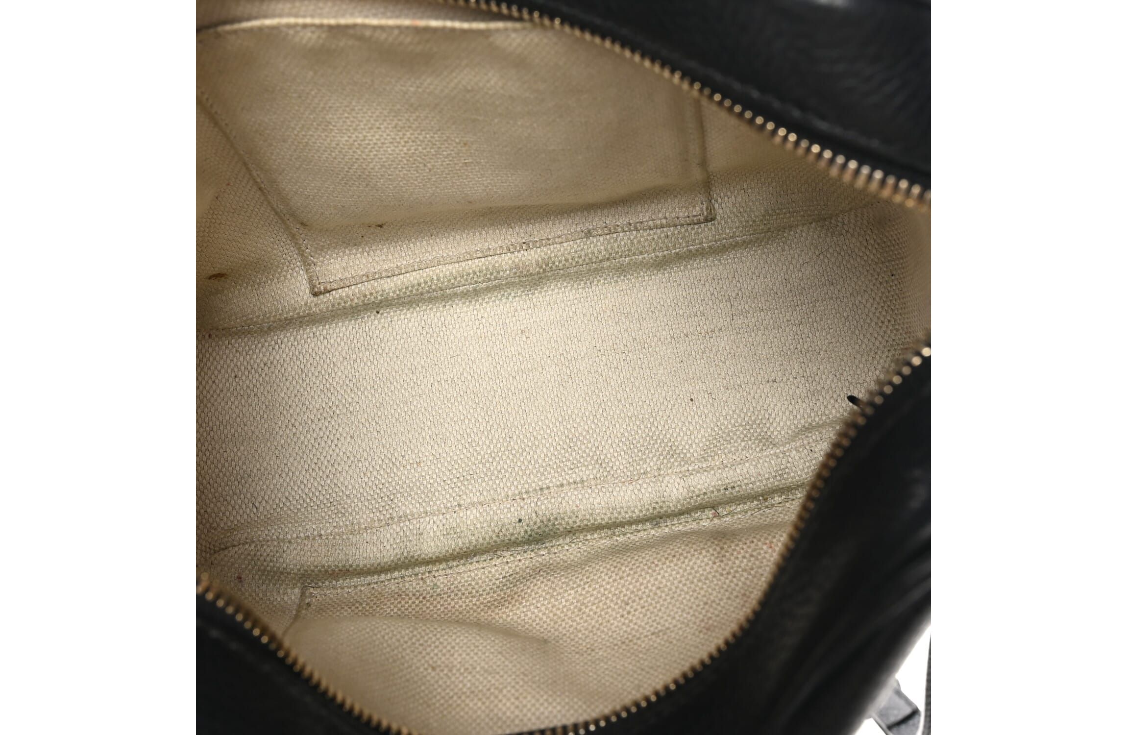 Gucci Pebbled Calfskin Small Soho Disco Bag Camelia -FINAL SALE NO RETURNS