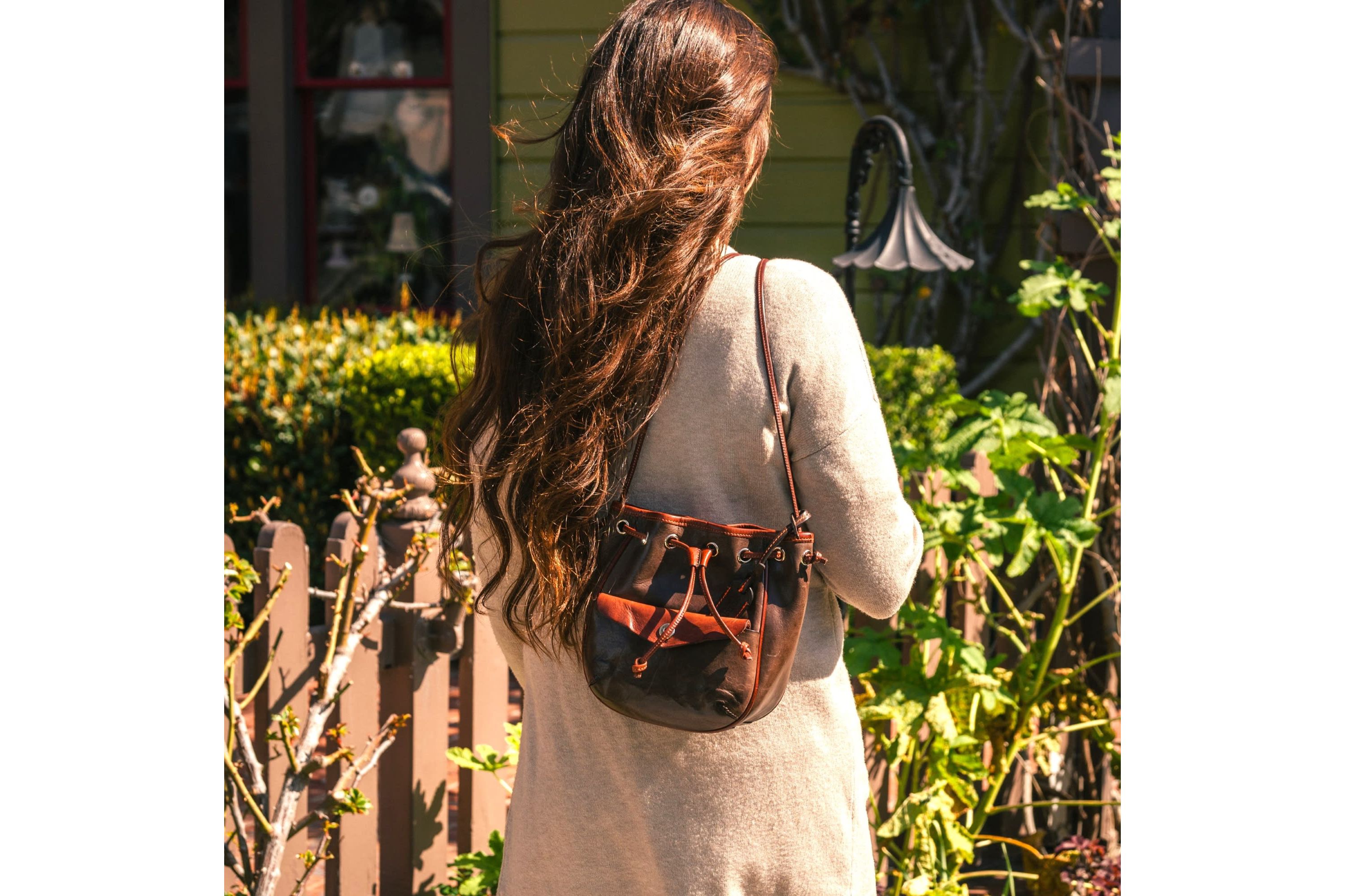 Snapper Convertible Bucket Crossbody
