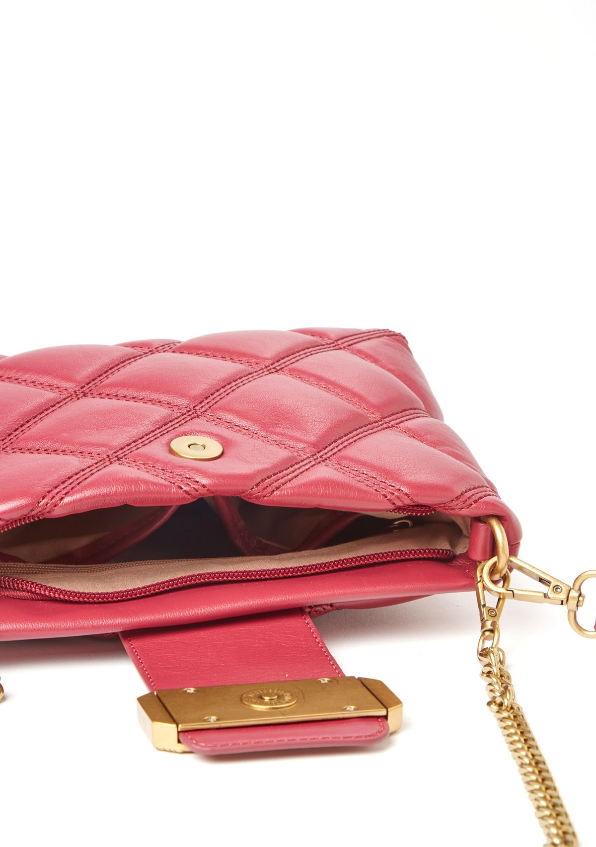 Quilted Chain Strap Crossbody 