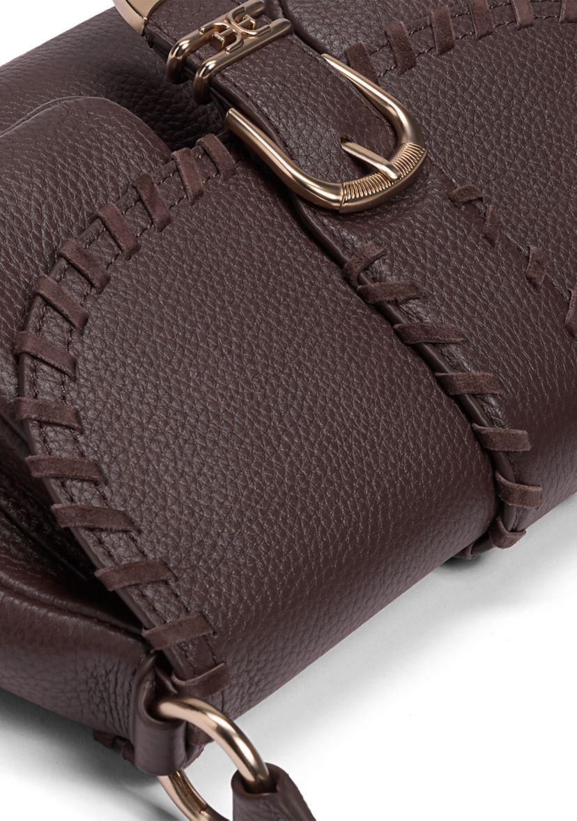 Rue Medium Shoulder Bag in Pebble Leather 