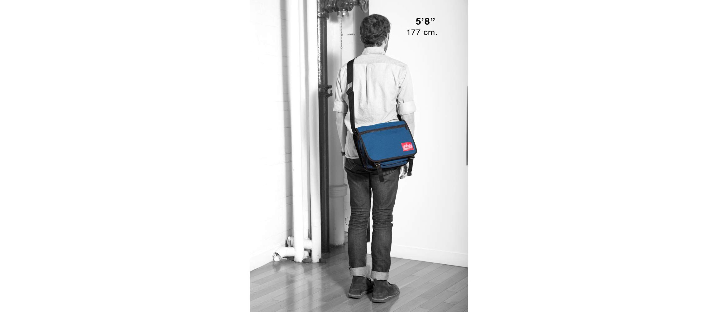 Europa With Back Zipper And Compartments