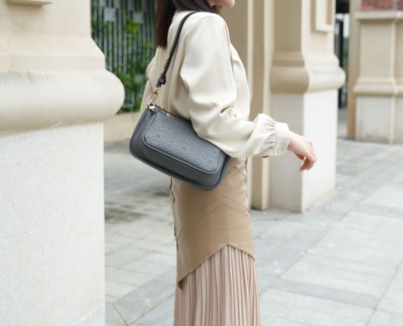 Dayla Shoulder Bag