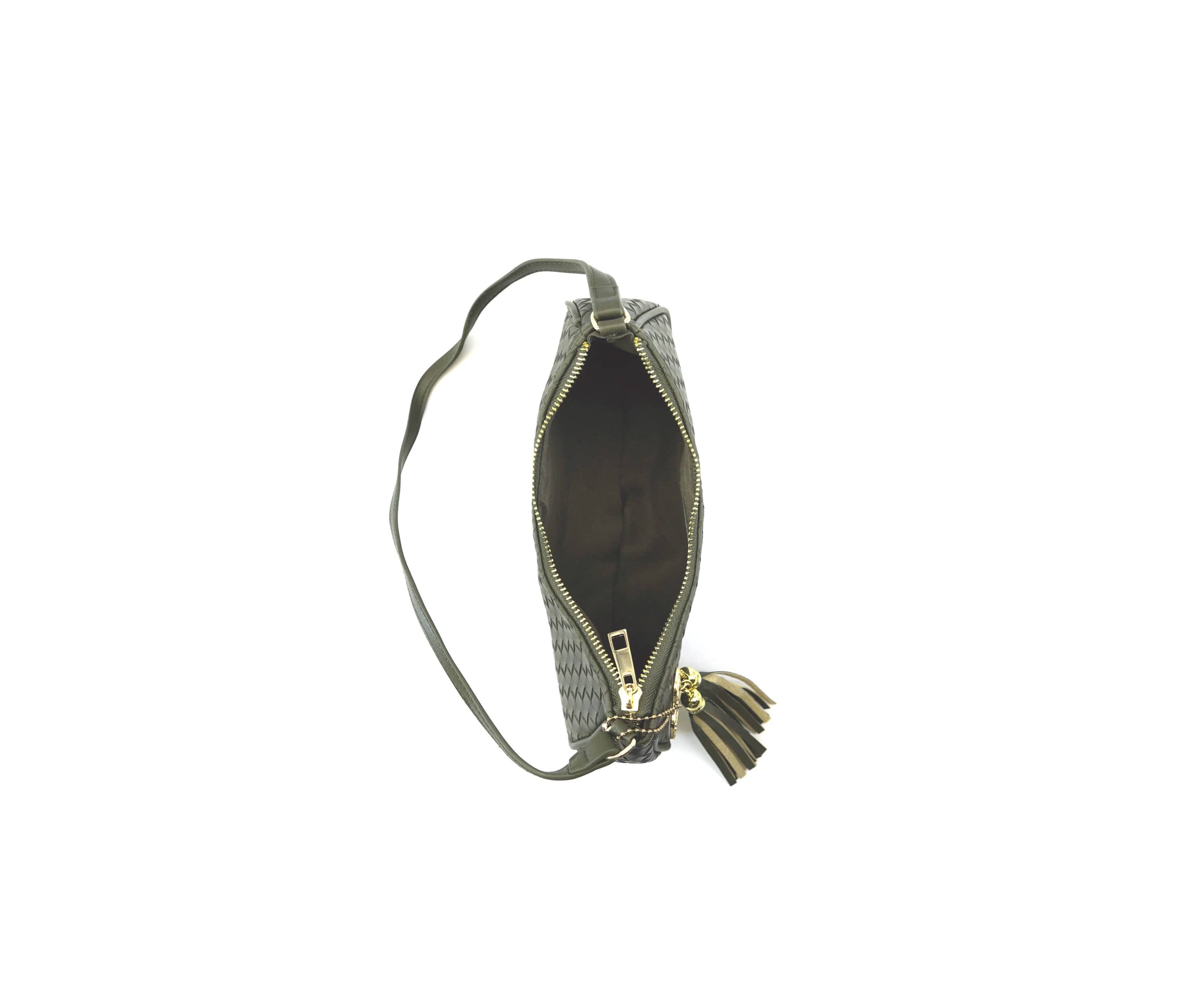 Ash Heart Tassel Woven Shoulder Bag