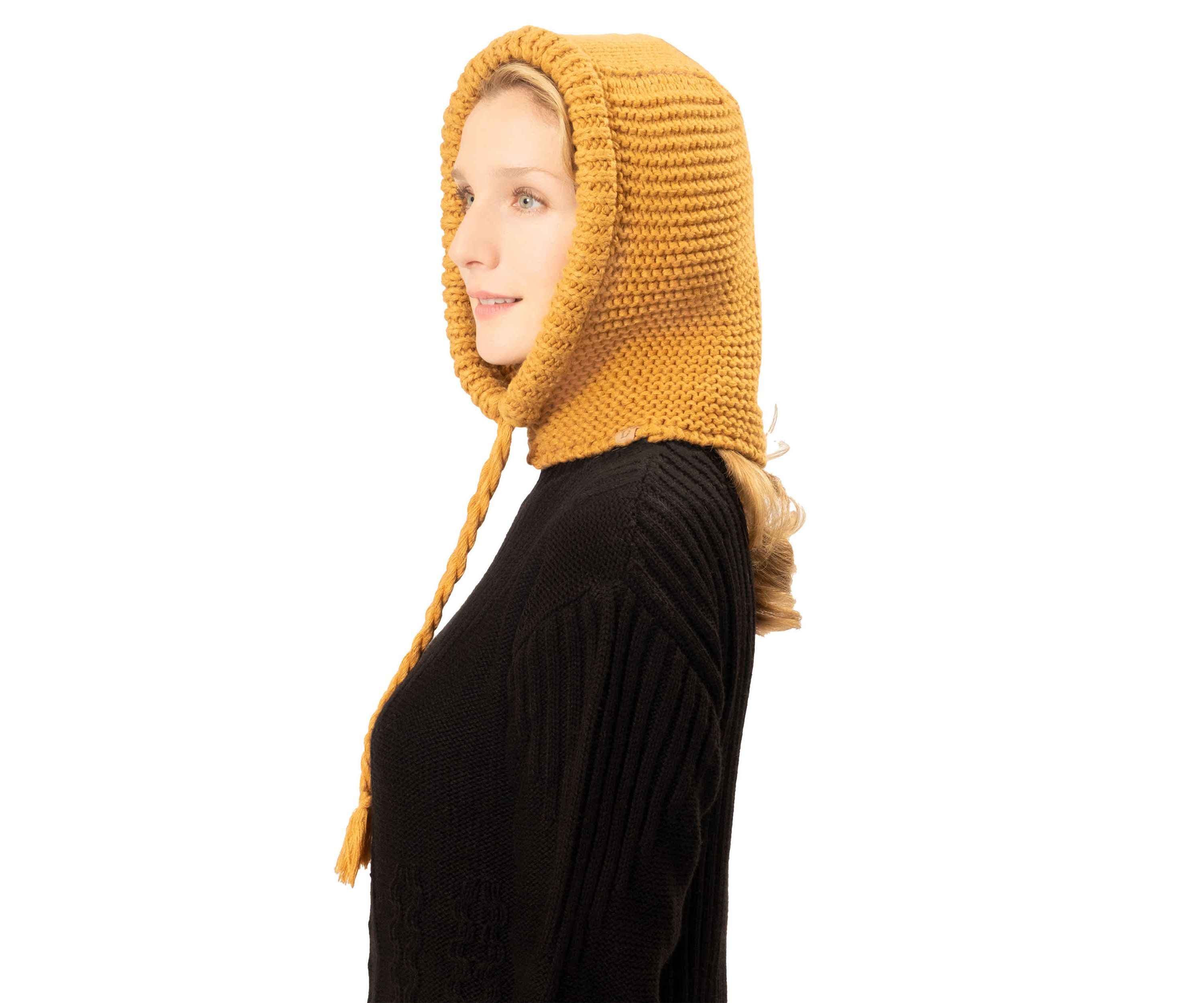 KNIT SNOOD WITH STRING