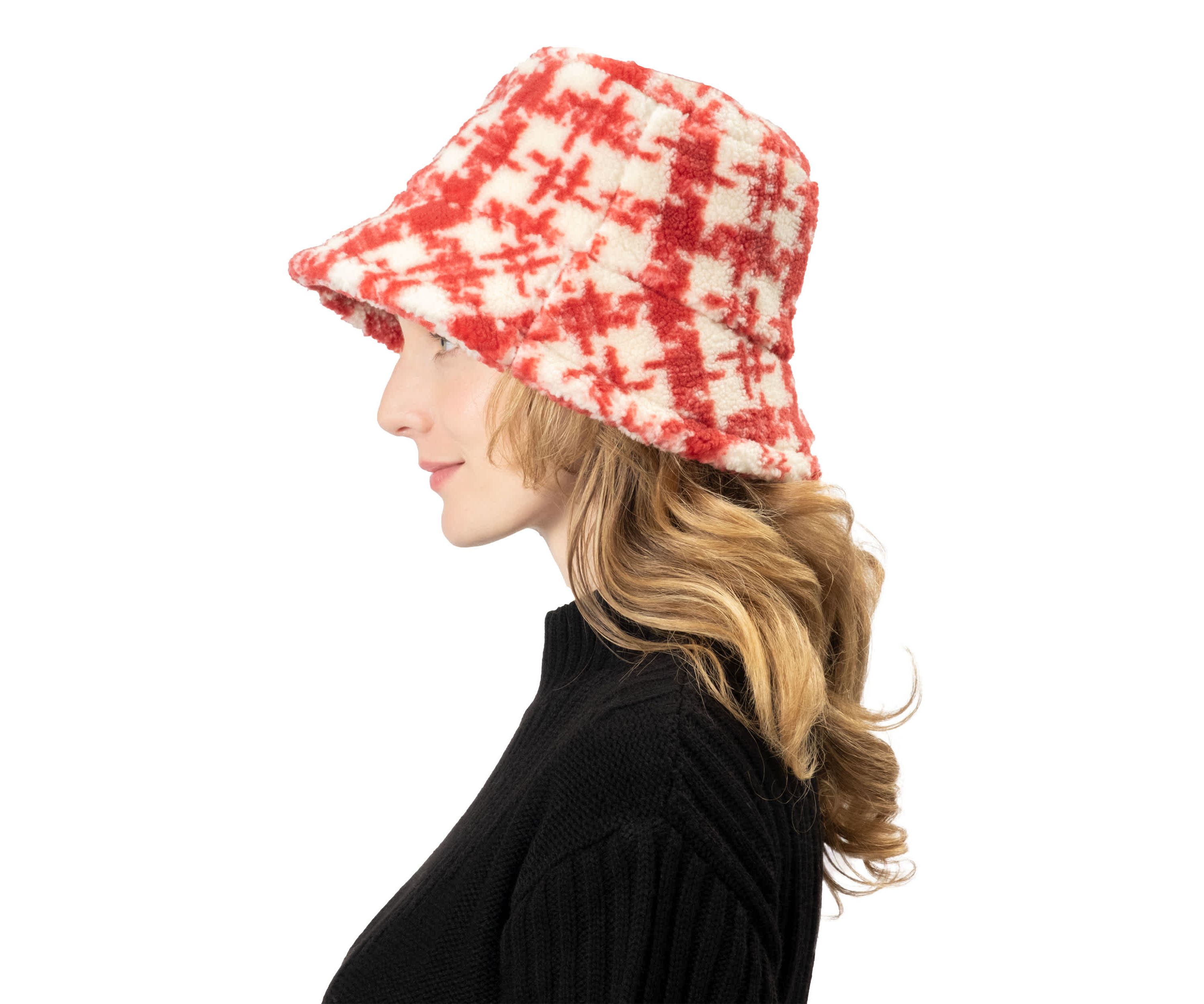 PLAID SHERPA BUCKET