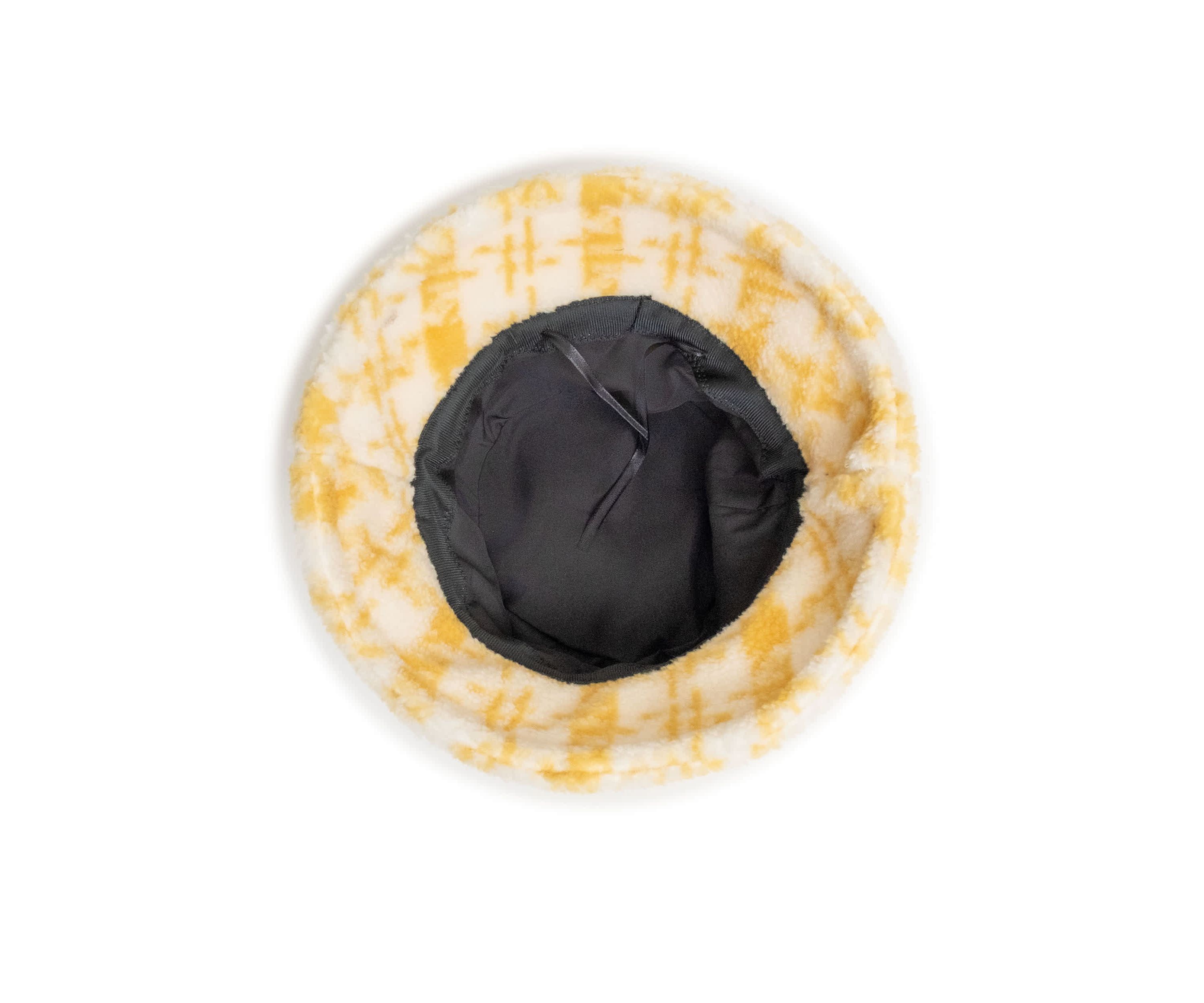 PLAID SHERPA BUCKET