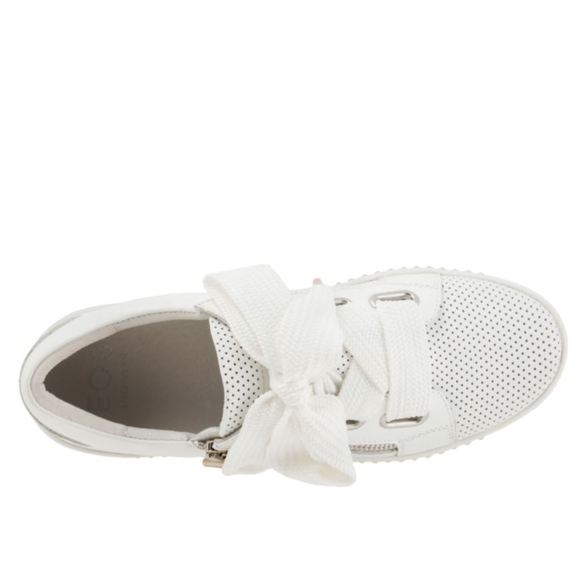Jovi Perf Sneaker