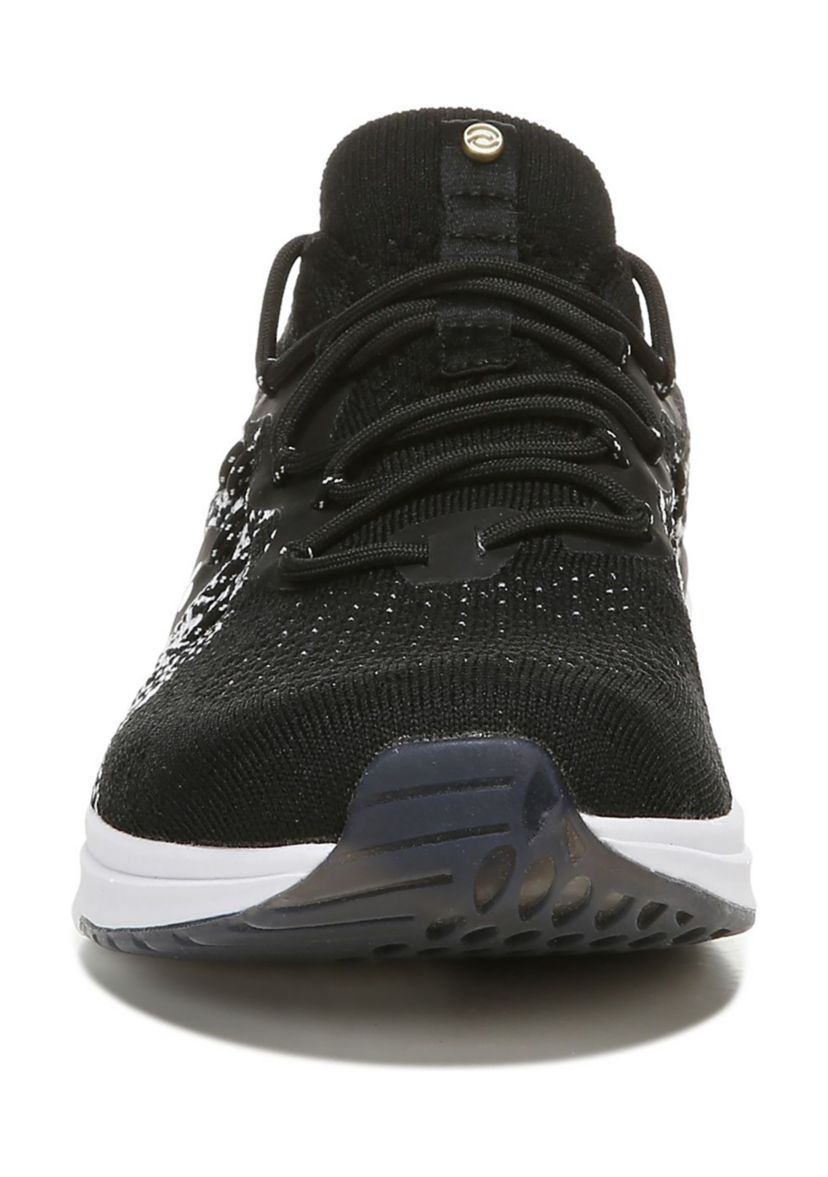 Momentum 2.0 Walking Shoe