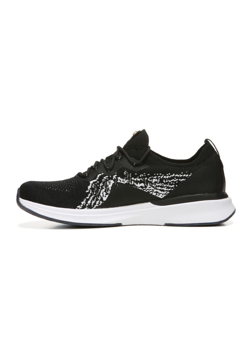Momentum 2.0 Walking Shoe