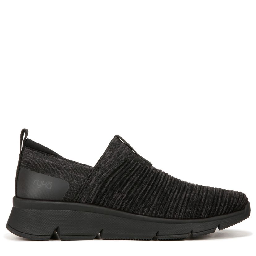 Captivate Walking Shoe