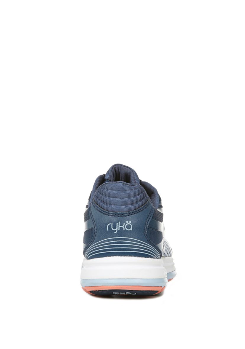 Devotion Plus 3 Walking Sneaker