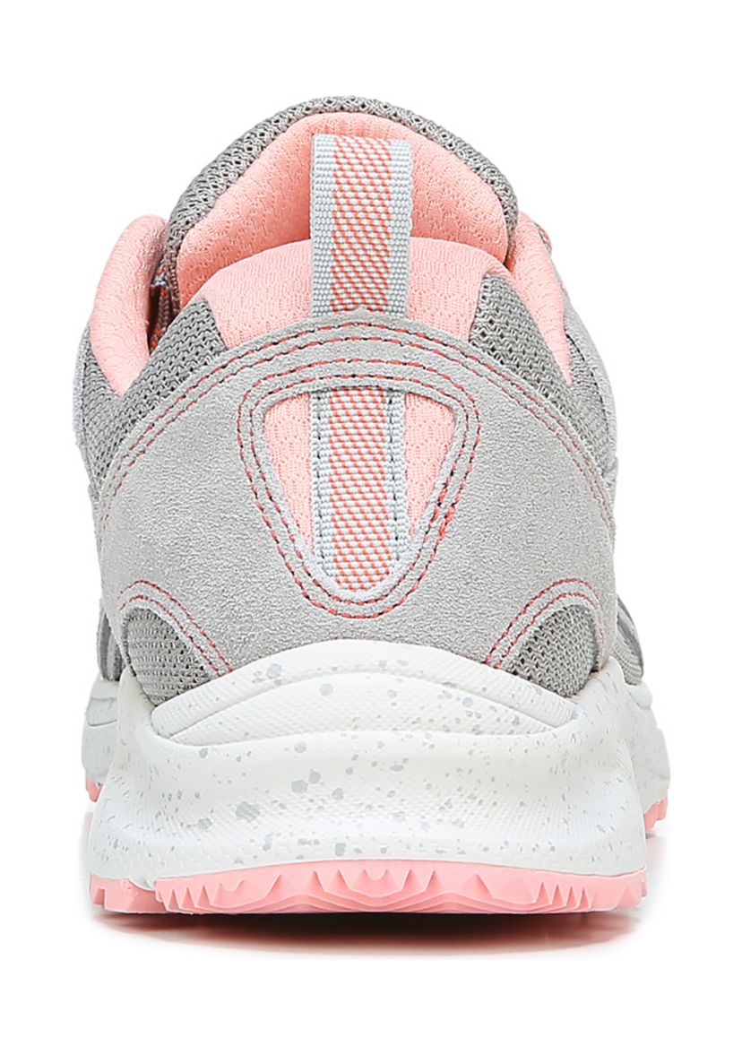 Sky Walk Trail Walking Shoes