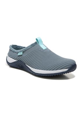 Belk store water shoes