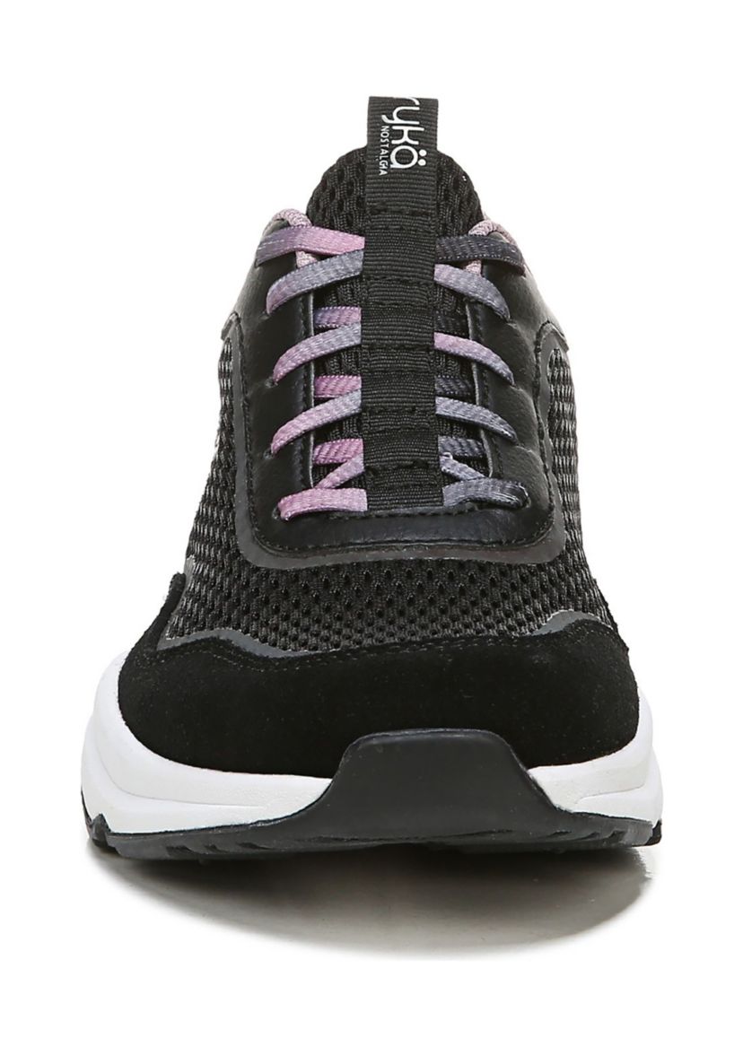 Nostalgia Walking Shoe
