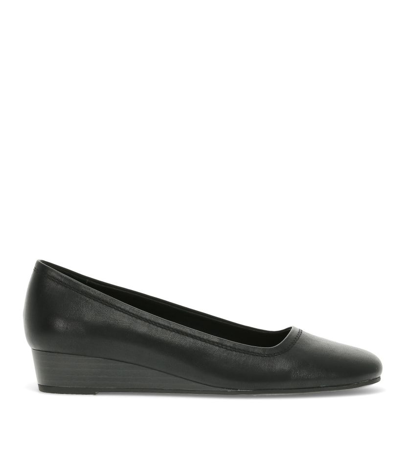 Baretraps Covette Wedge Slip On