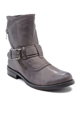 Belk bare trap outlet boots