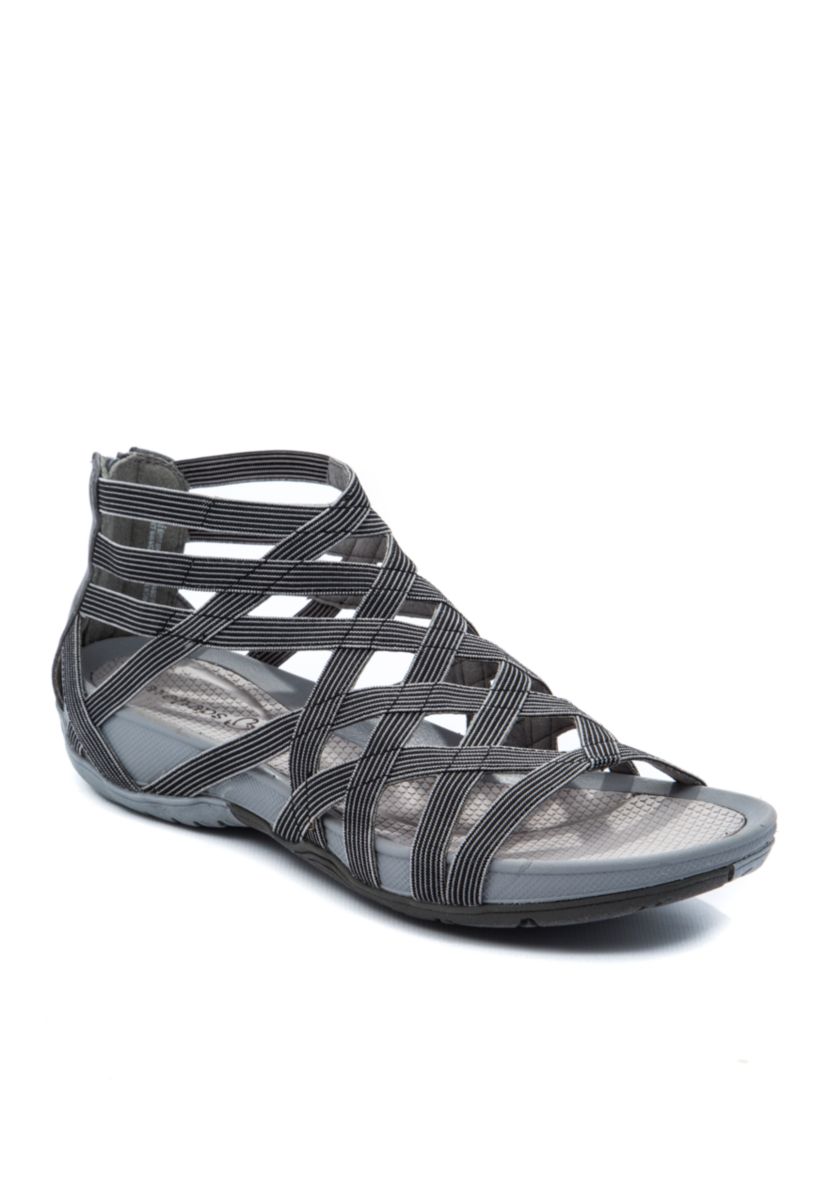 Samina Sandal