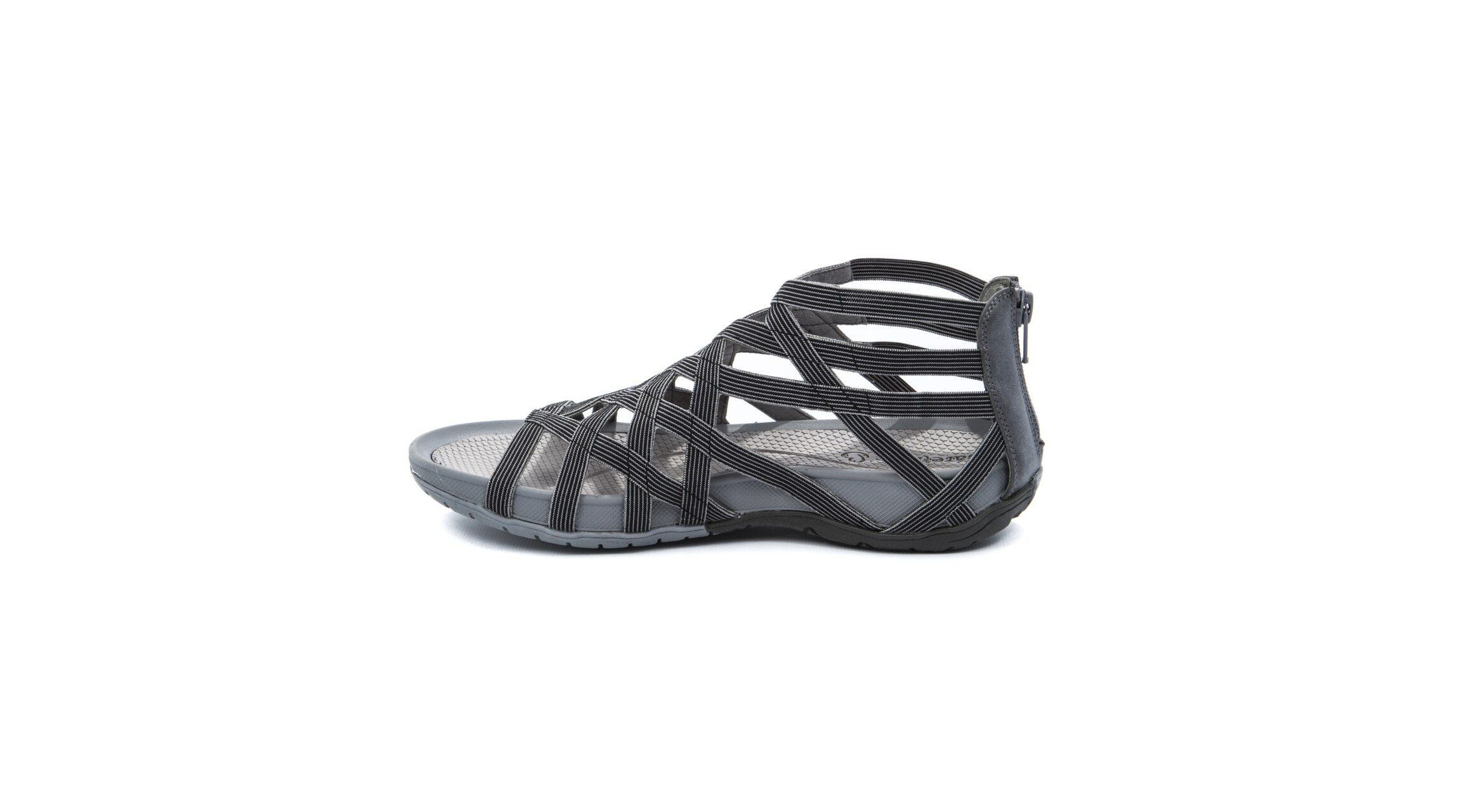 Samina Sandal