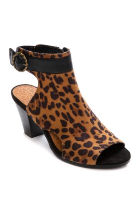 Baretraps Reining Natural Leopard Heels Belk