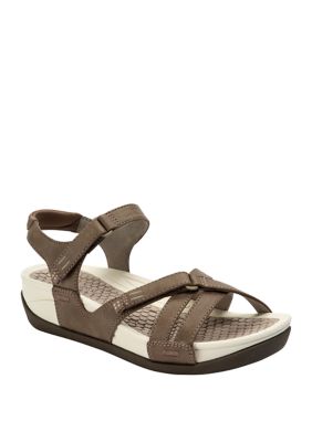 Belk bare trap discount sandals