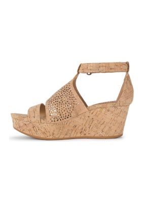 Belk baretraps store