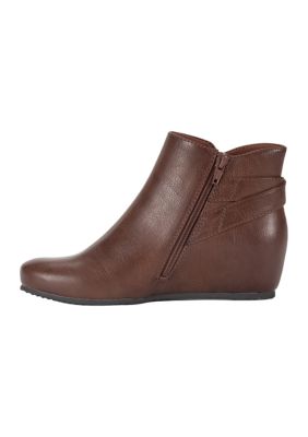 Belk bare store trap boots