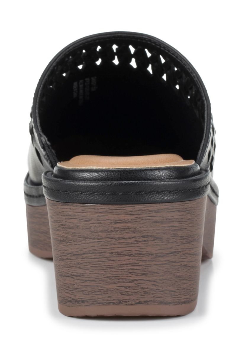 Sandy Clogs