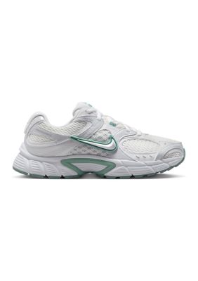 Nike Women's V5 RNR Sneakers, 7M