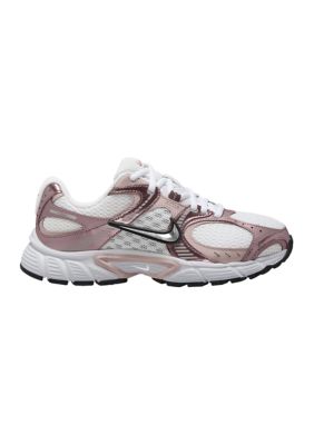 Nike Women's V5 RNR Sneakers, 6M