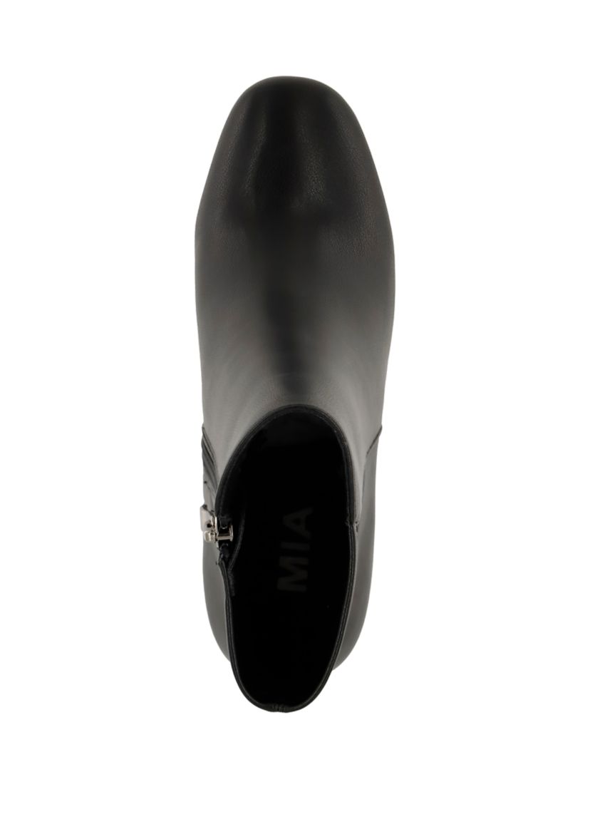 Carla Boots