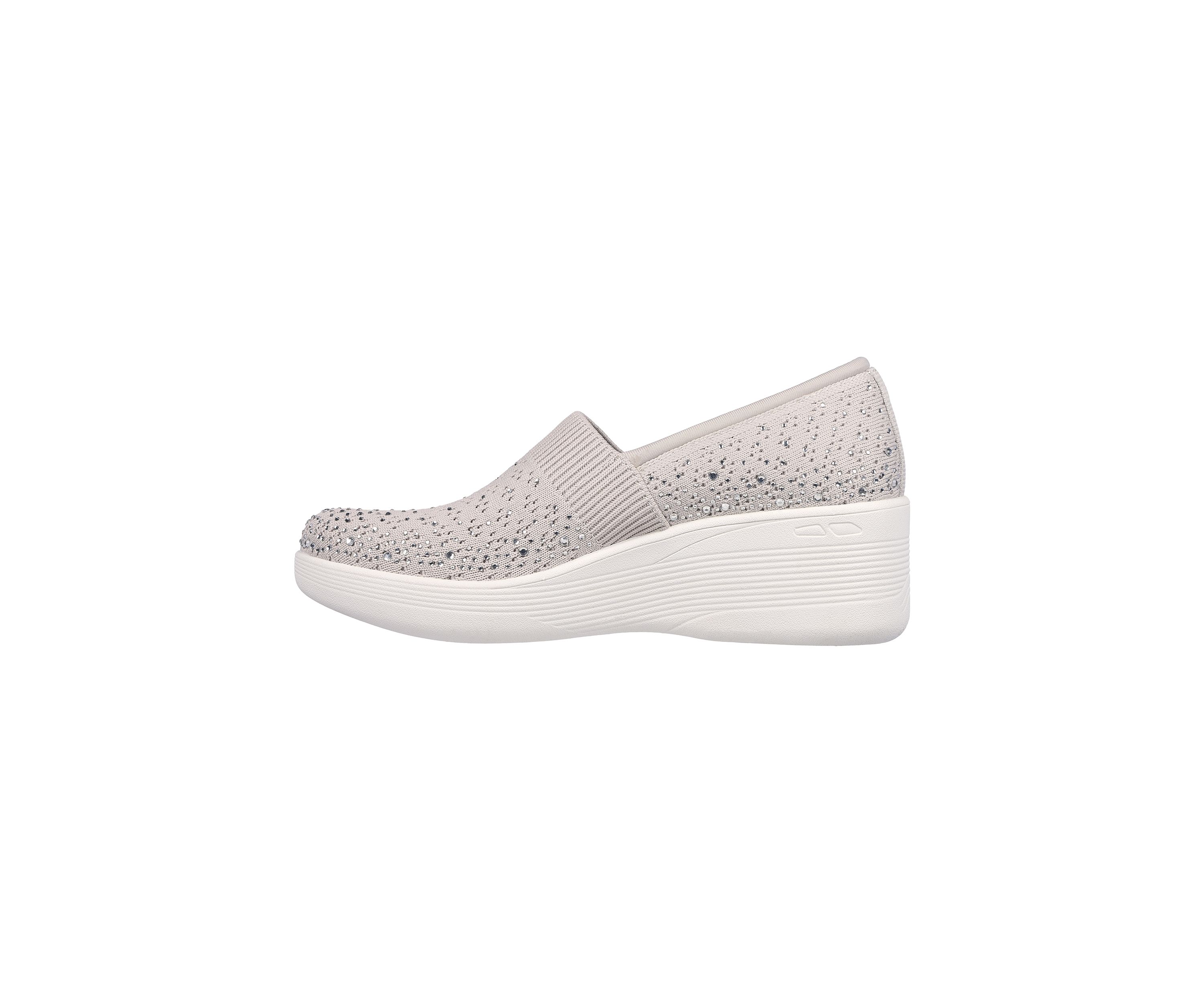 Martha Stewart: Pier-Lite Sneakers - Reflection