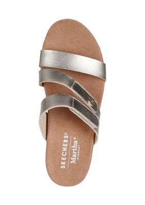 Martha Stewart: Breezie Sandals - Shiny Luster
