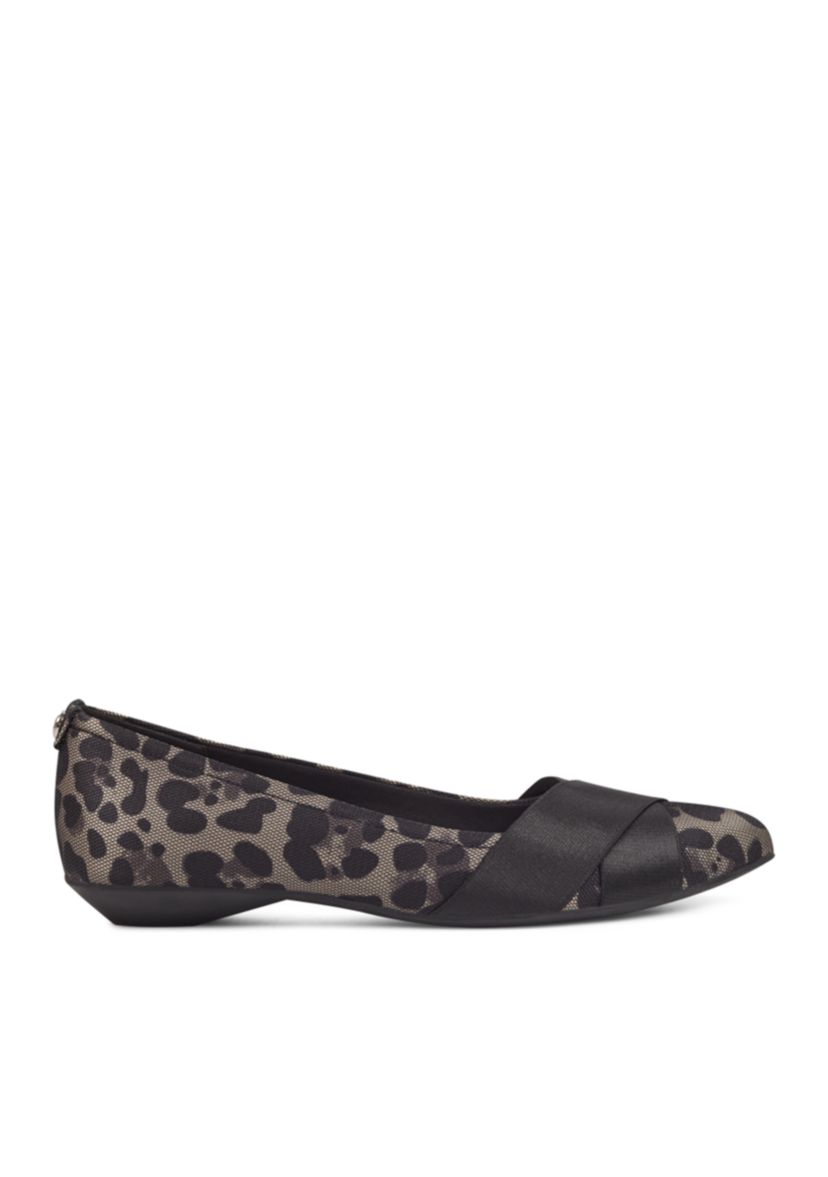 Oalise Pointed Toe Flats