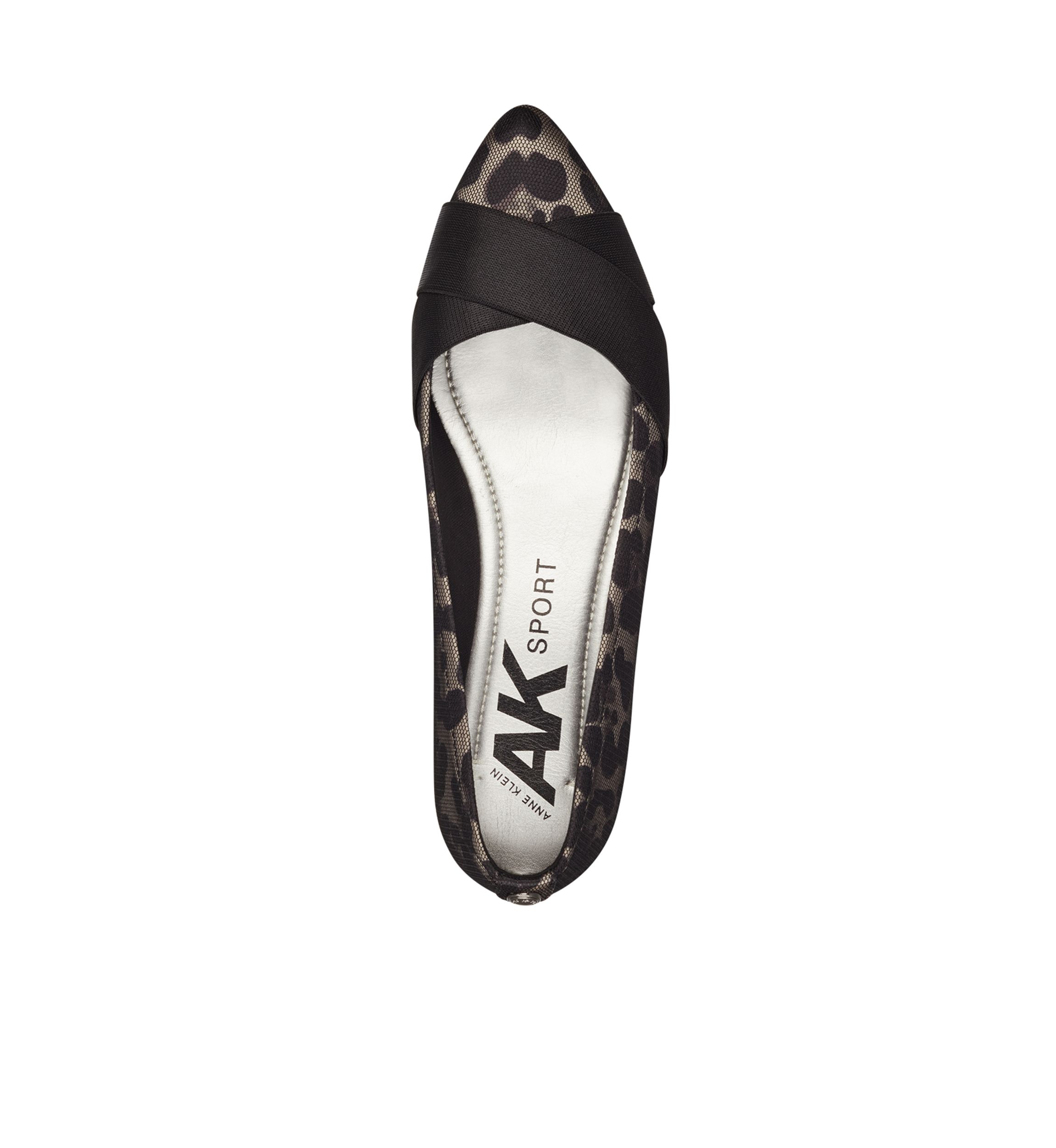 Oalise Pointed Toe Flats