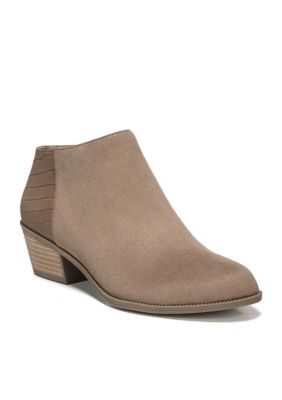 cap toe axel arigato