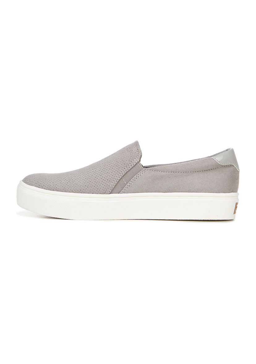 Nova Slip-On Sneakers
