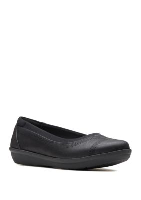 clarks ayla low