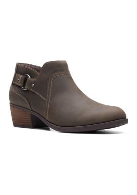 Belk clarks hot sale womens shoes