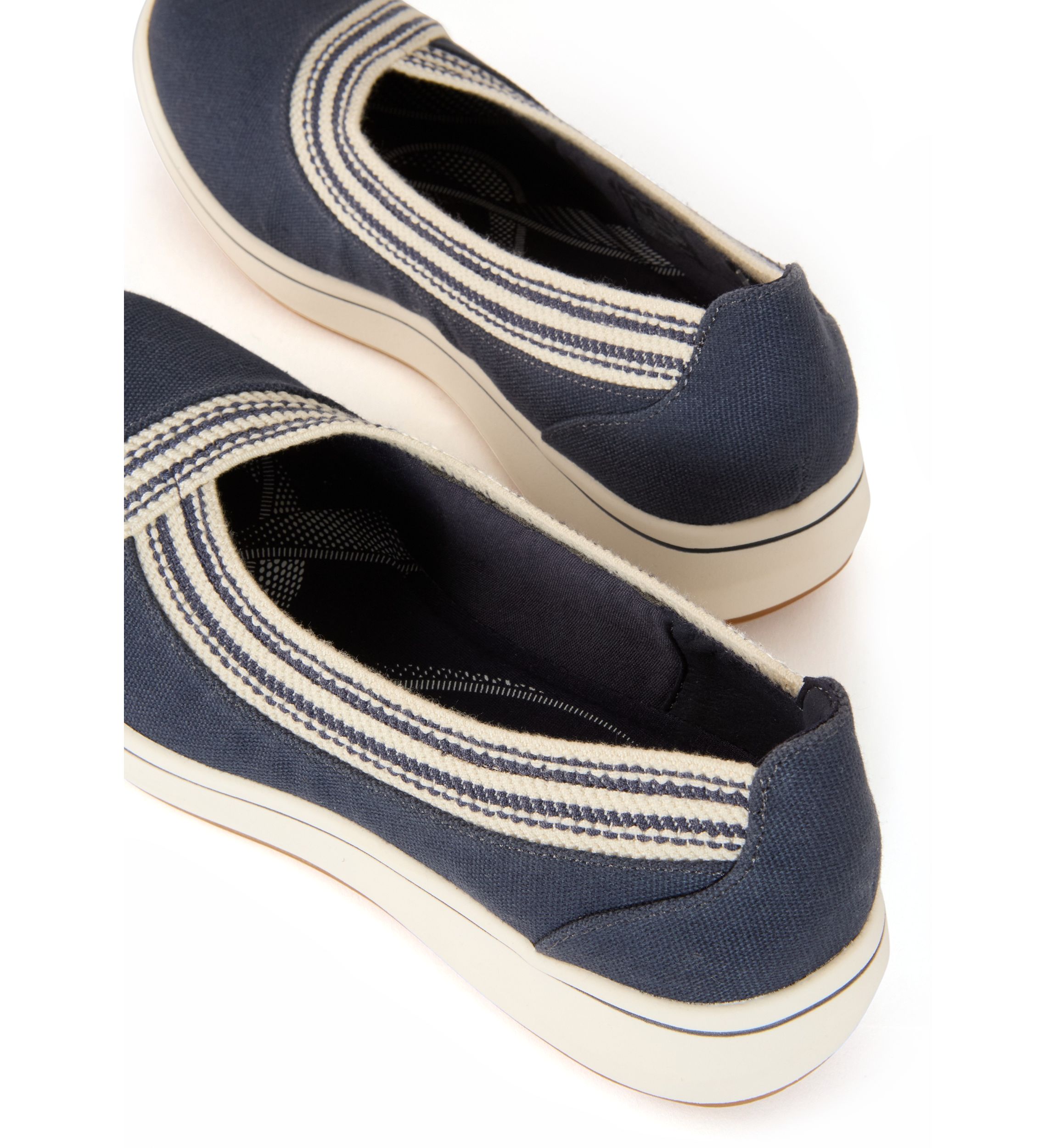 Breeze Sky Air Sneakers