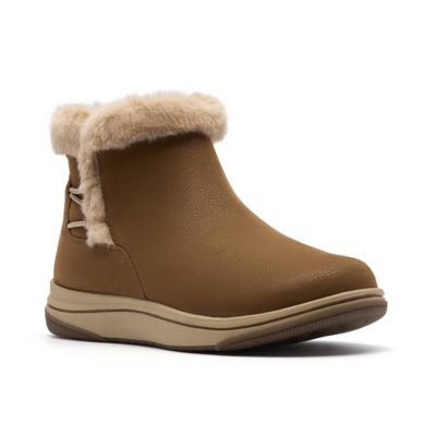 Clarks Women's Breeze Fur, Tan, 8.5M